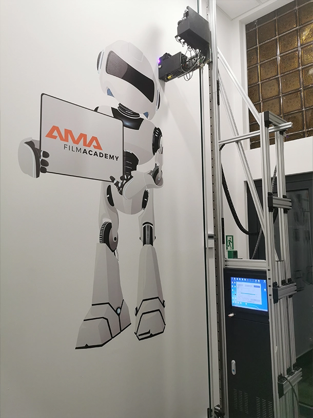 Wydruk grafik w szkole filmowej AMA Film Academy