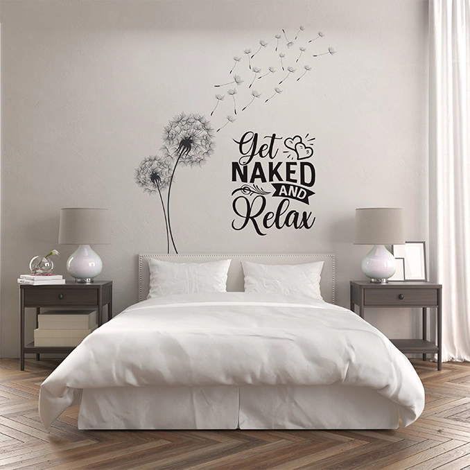 Kreator Ścian wizualizacja druku na ścianie - dmuchawiec i napis let's get naked